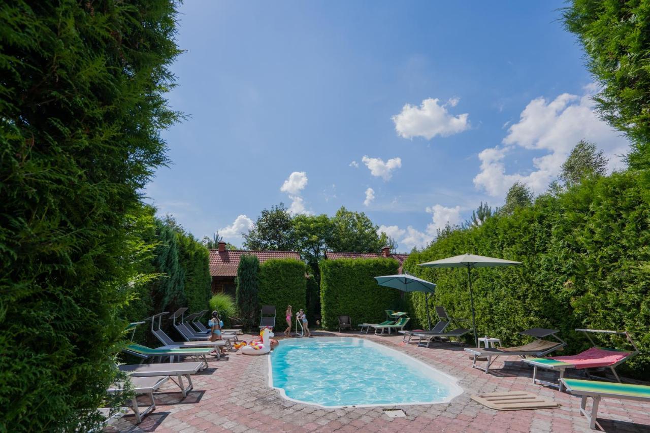 Villa Garden Hotel Солочин Екстериор снимка