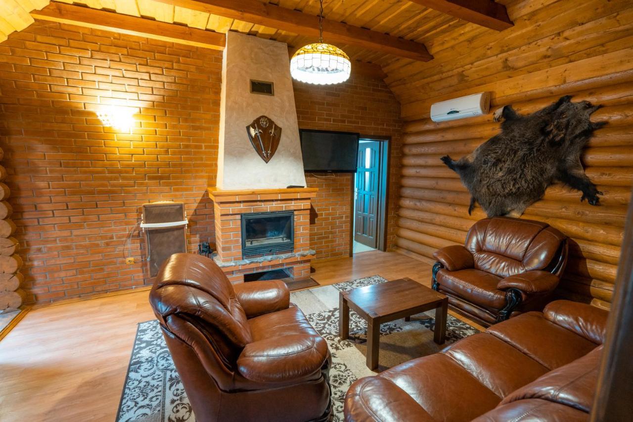Villa Garden Hotel Солочин Екстериор снимка