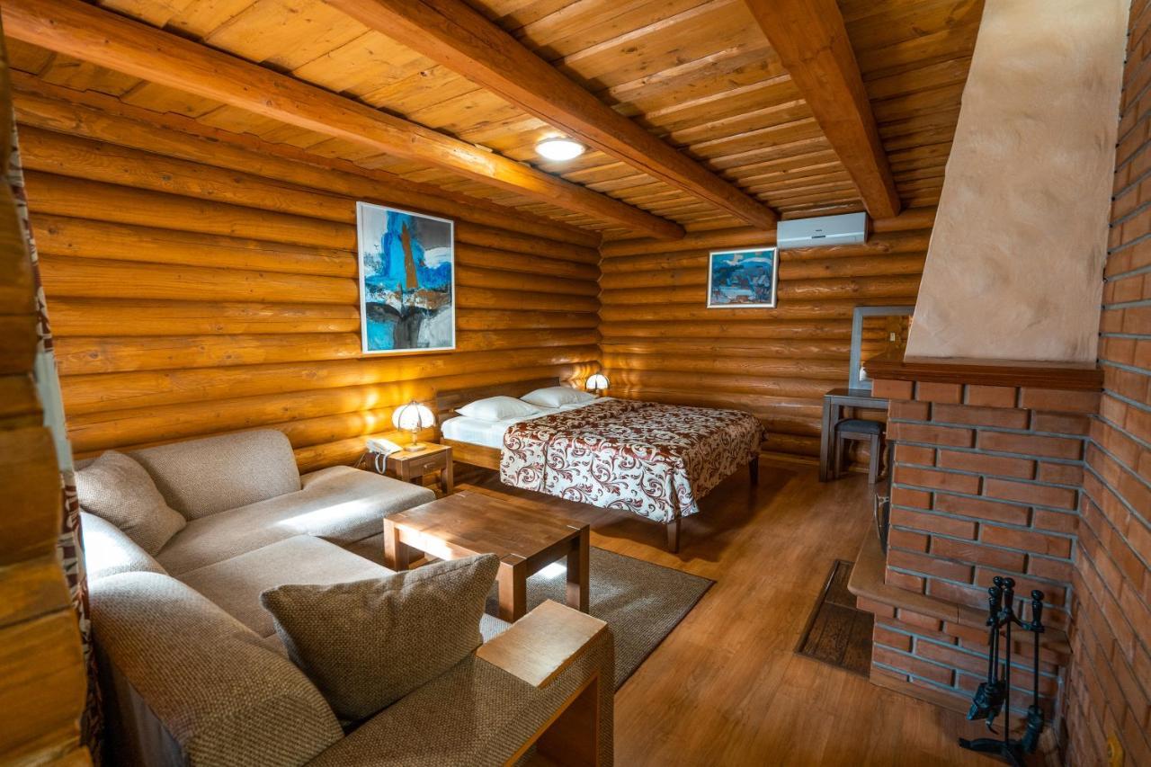 Villa Garden Hotel Солочин Екстериор снимка