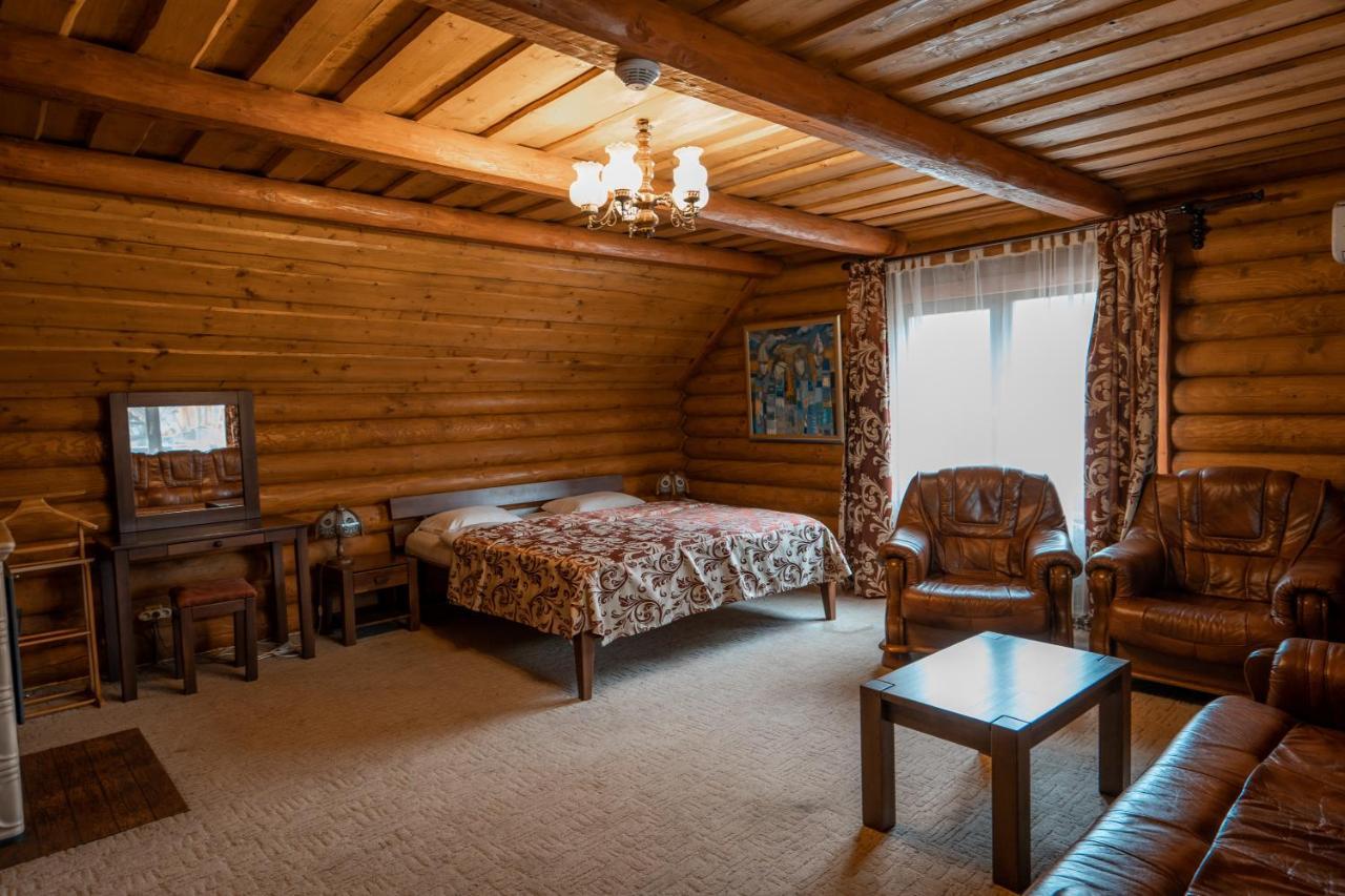 Villa Garden Hotel Солочин Екстериор снимка